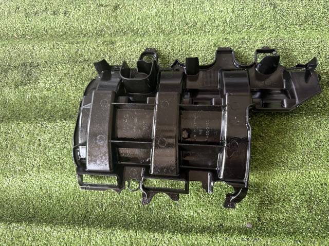Масловідбивач піддону двигуна 04L103623F VAG