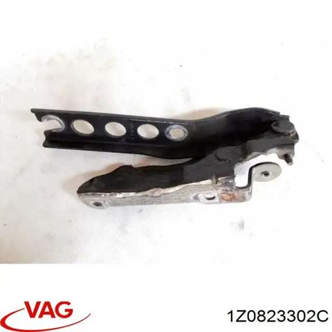 Шарнір капота правий 1Z0823302C VAG