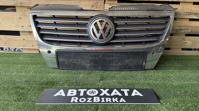 Решітка радіатора 3C0853651D VAG