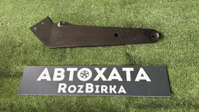 Кронштейн супорта радіатора нижнього 3G0806929 VAG