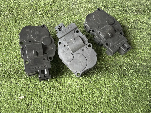Мотор заслінки печі 410475520 BMW