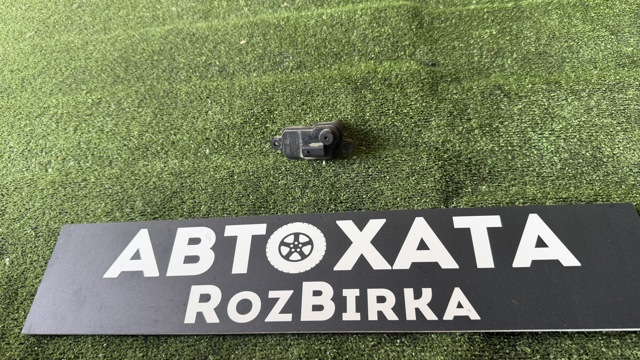 Мотор-привід відкриття лючка бака 510810773 VAG