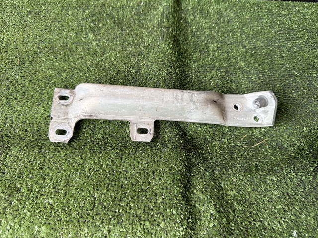 Праве кріплення переднього бампера 7158894 BMW