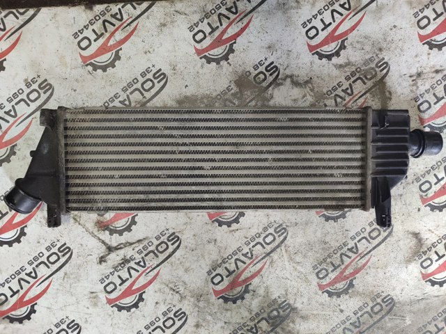 Охолоджувач наддувочного повітря 14461AY600 NISSAN