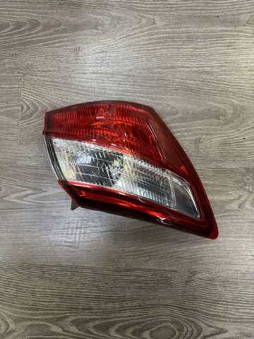 Задній лівий зовнішній ліхтар 26555BR00B NISSAN