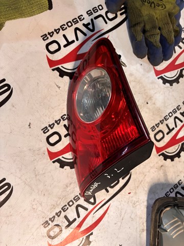 Задня ліва внутрішня фара 26555JD800 NISSAN