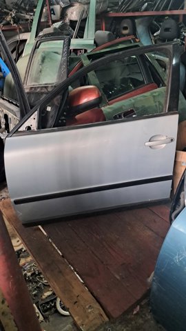 Двері передні, ліві Skoda SuperB 1