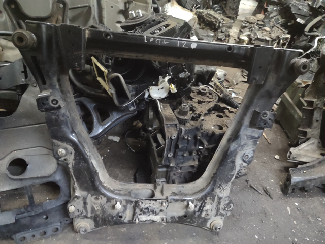 Балка передньої підвіски, підрамник 544003NA0A NISSAN