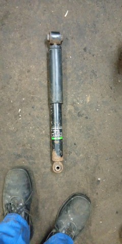 Стійка амортизатора задня 56210JG02A NISSAN