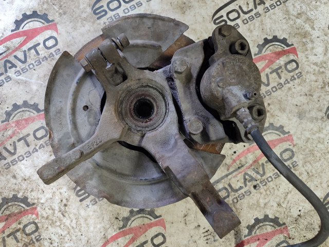 Кулак поворотний передній правий 6001548867 RENAULT