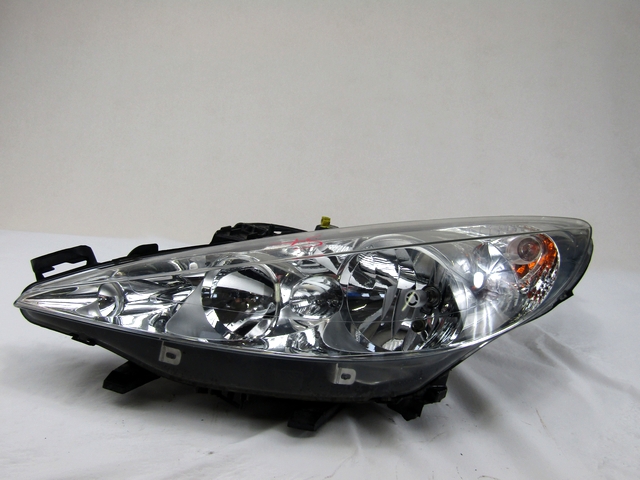 Блок фара ліва 620895 PEUGEOT