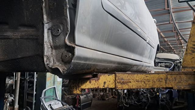 Поріг зовнішній лівий 7009P6 PEUGEOT