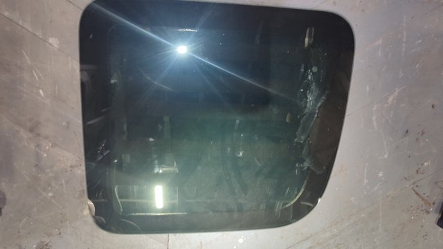 Стукло багажника, праве 7700303073 RENAULT
