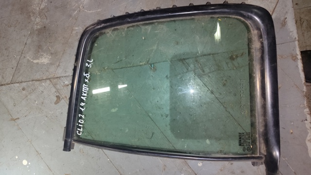 Кватирка дверей трикутник, задньої, лівої 7700842895 RENAULT