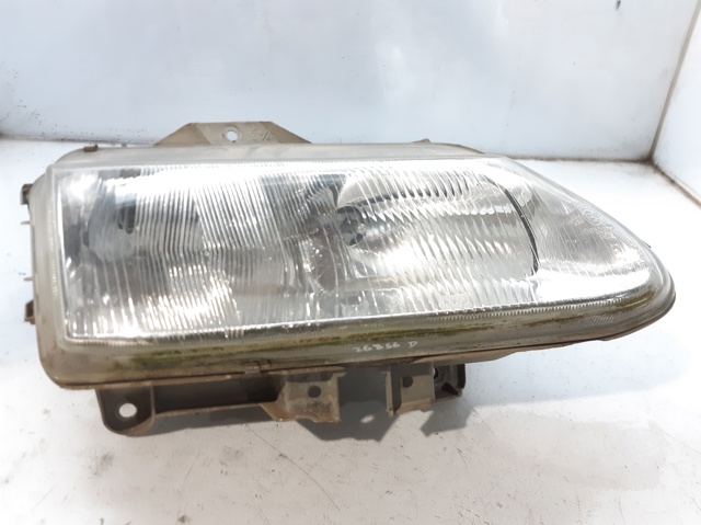 Фара передня права 7701038272 RENAULT