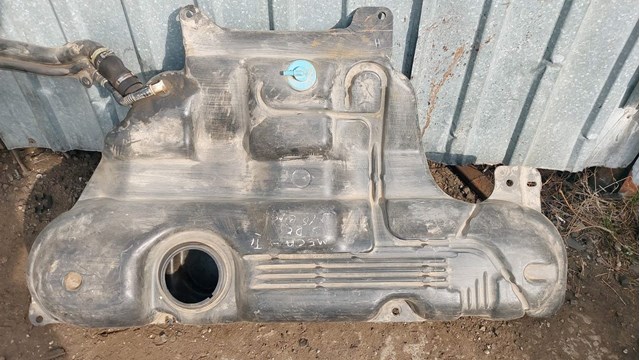 Бензобак Renault Scenic 2