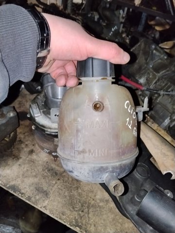 Розширювальний бачок охолодження 7701468746 RENAULT