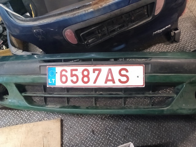 Бампер на авто 7701476537 RENAULT