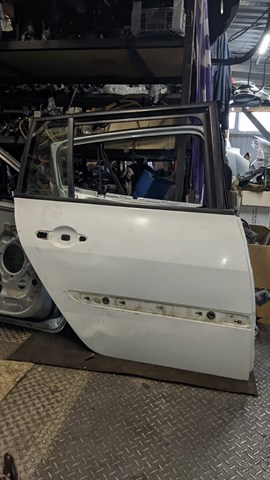 Двері задні, праві 7751475037 RENAULT