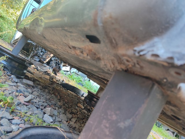 Поріг зовнішній правий 7751477733 RENAULT