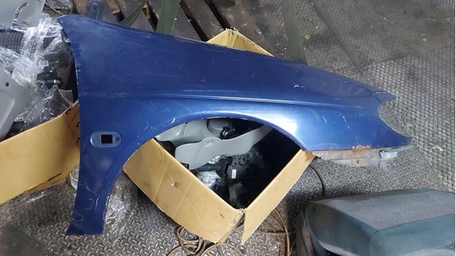 Переднє праве крило 7751675003 RENAULT