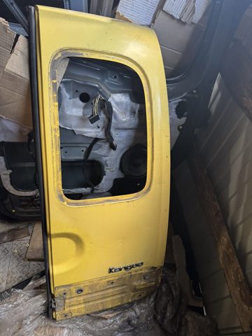 Двері фургона задні, распашні, праві 7752234859 RENAULT