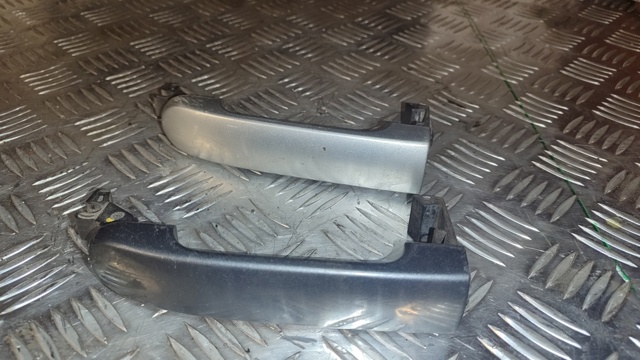 Ручка передньої двері зовнішня 80640AX623 NISSAN