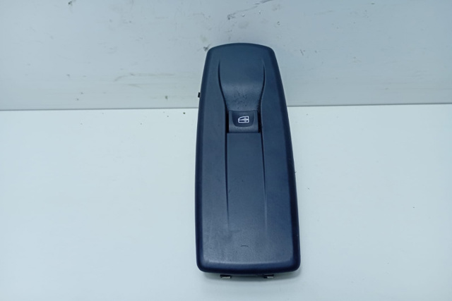 Кнопки переднього правого склопід'ємника 809600750R RENAULT