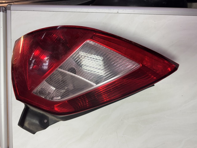 Задні ліхтарі 8200073237 RENAULT