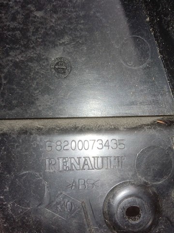 Накладка стійки кузова зовнішня, центральна ліва 8200073435 RENAULT