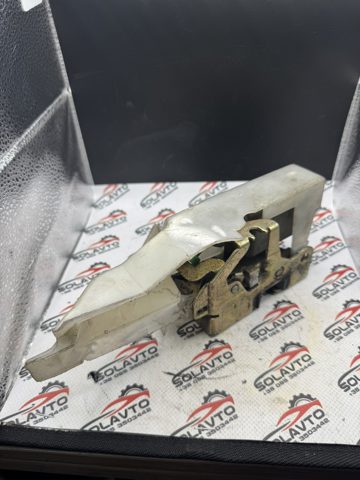 Замок дверей водія 8200138037 RENAULT