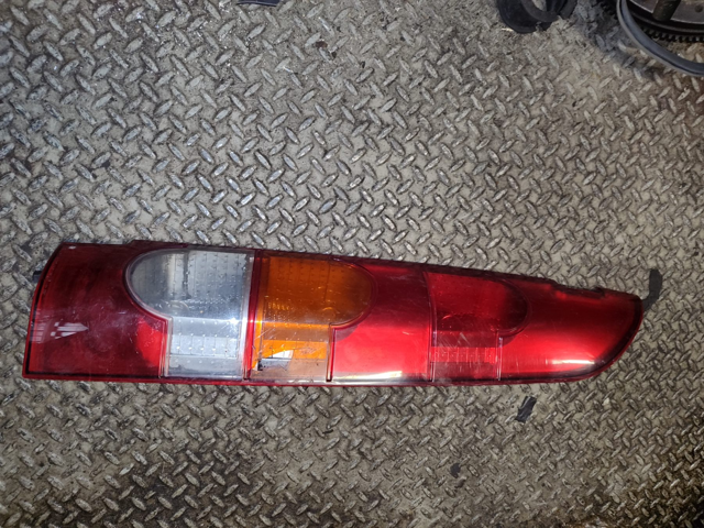 Задні ліхтарі 8200150621 RENAULT