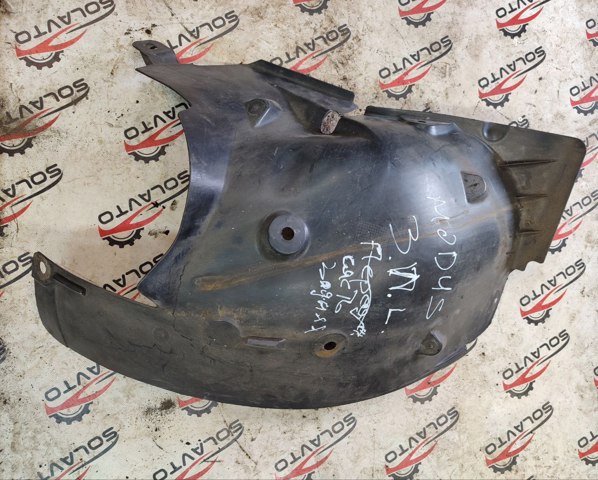 Підкрилок задній лівий 8200213410 RENAULT
