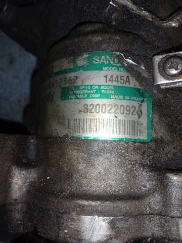 Компресор кліматичної установки 8200220924 RENAULT