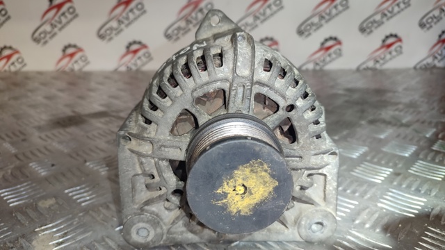 Генератор автомобільний 8200386806 RENAULT