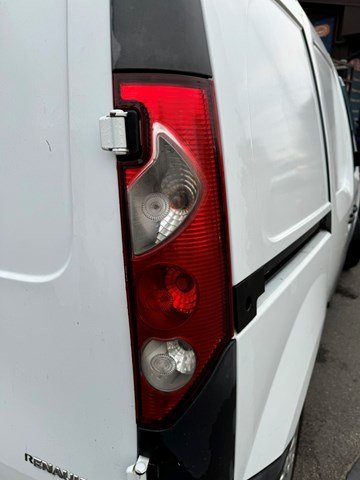 Задні ліхтарі 8200419945 RENAULT