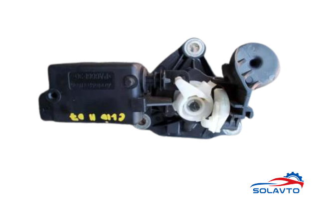 Кнопка приводу замка задньої 3/5 двері (ляди) 8200447266 RENAULT