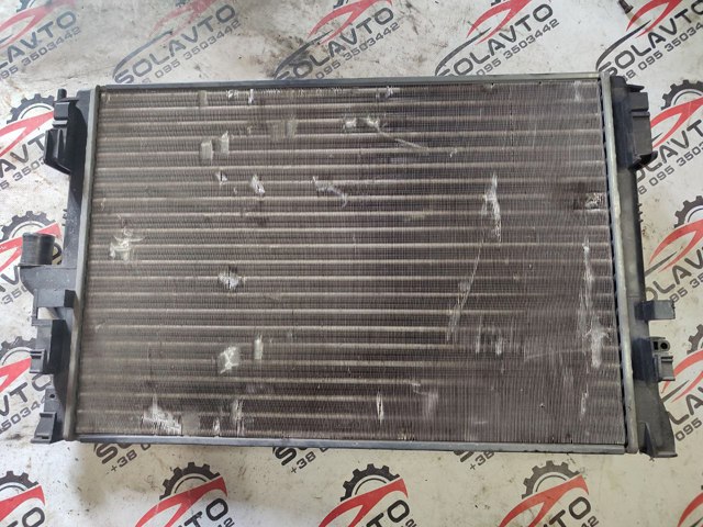 Радіатор двигуна 8200735038 RENAULT