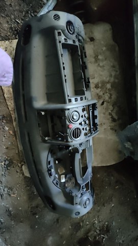 Передня панель 8231YF PEUGEOT