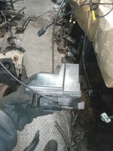 Замок задньої дверї, правої 825020025R RENAULT