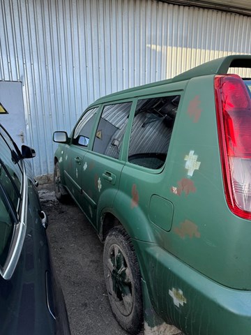 Скло багажника, ліве 833018H301 NISSAN