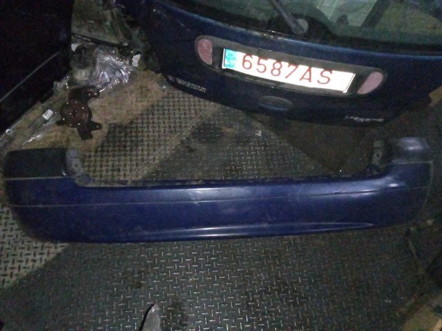 Бампер задній 850221411R RENAULT