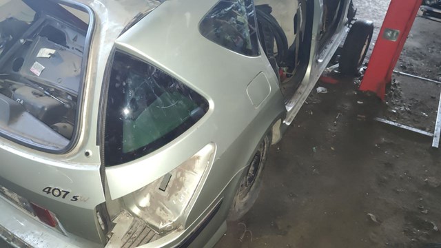 Крило праве заднє 8526Z0 PEUGEOT
