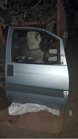 Пасажирські передні двері 9004C6 PEUGEOT