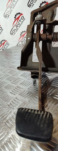 Педаль щеплення Опель Омега A