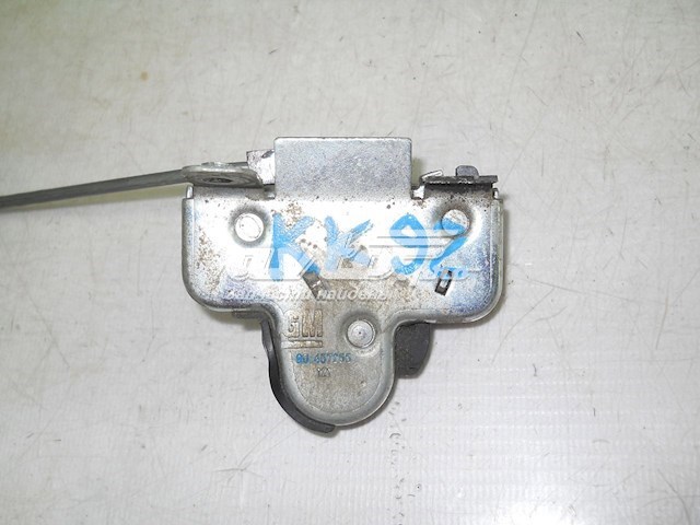 Центральний замок багажника 90457255 OPEL