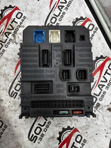 Коробка запобіжників 9657999780 PEUGEOT