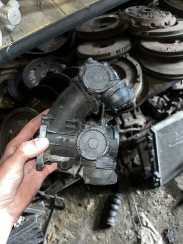 Заслінка повітряна 9660110780 PEUGEOT