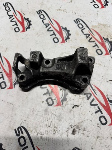 Кронштейн подушки (опори) двигуна, правої 9688615780 PEUGEOT