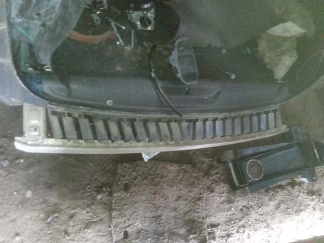 Кронштейн бампера заднього, центральний 9800981980 PEUGEOT